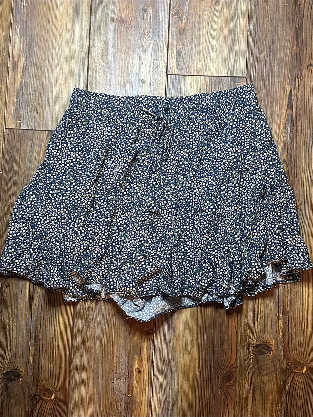 Vici Navy Blue Floral Print Skort Small